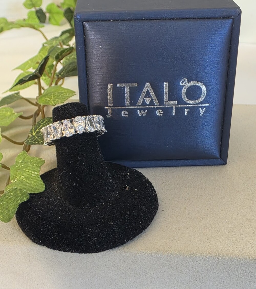 ITALO Jewelry Pear Cut Eternity Band Ring Size 4 Silver